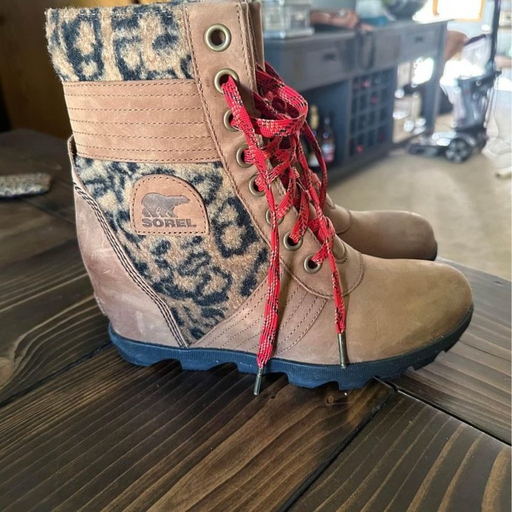 Sorel Lexie Faux Fur Wedge Boots Cognac Brown Leopard // Size 9.5